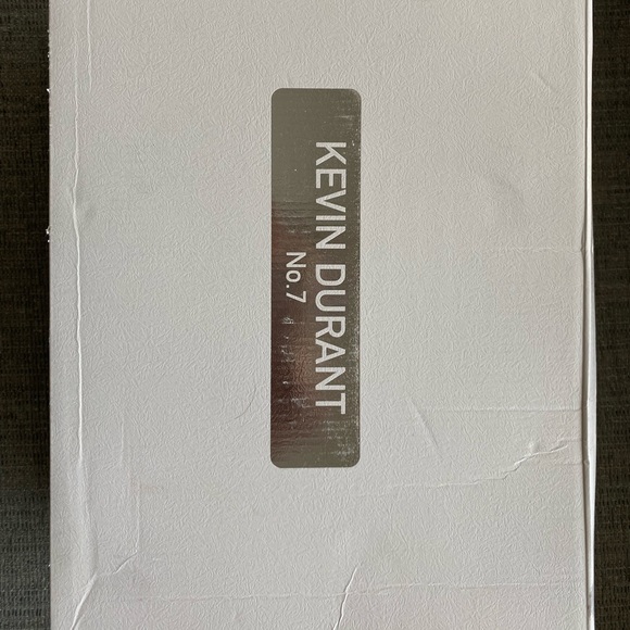 NTW/B: Kevin Durant NY vs NY sneakers - Picture 2 of 7